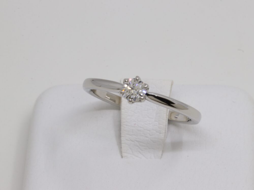 PT950ダイヤリング正面