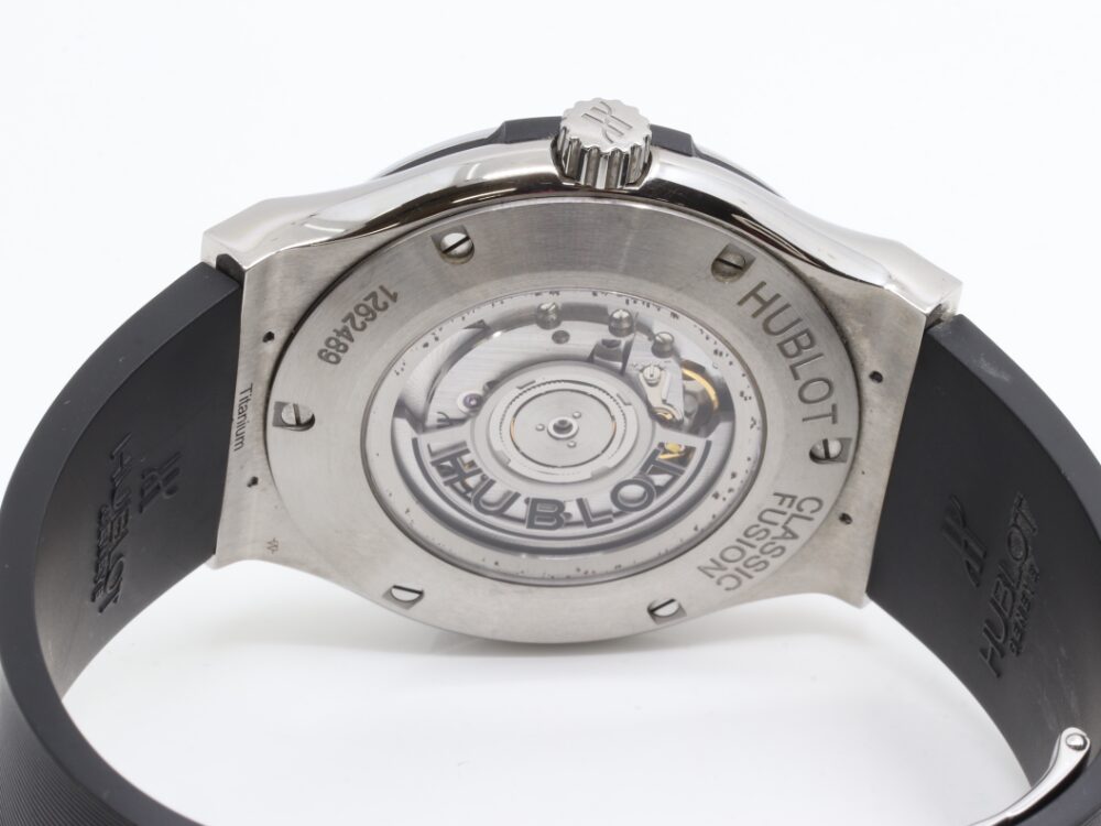 ウブロクラシックフュージョン時計裏蓋