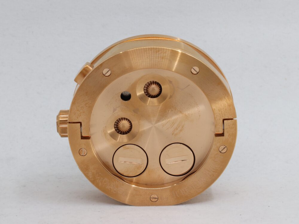 オーデマピゲの置時計後ろ