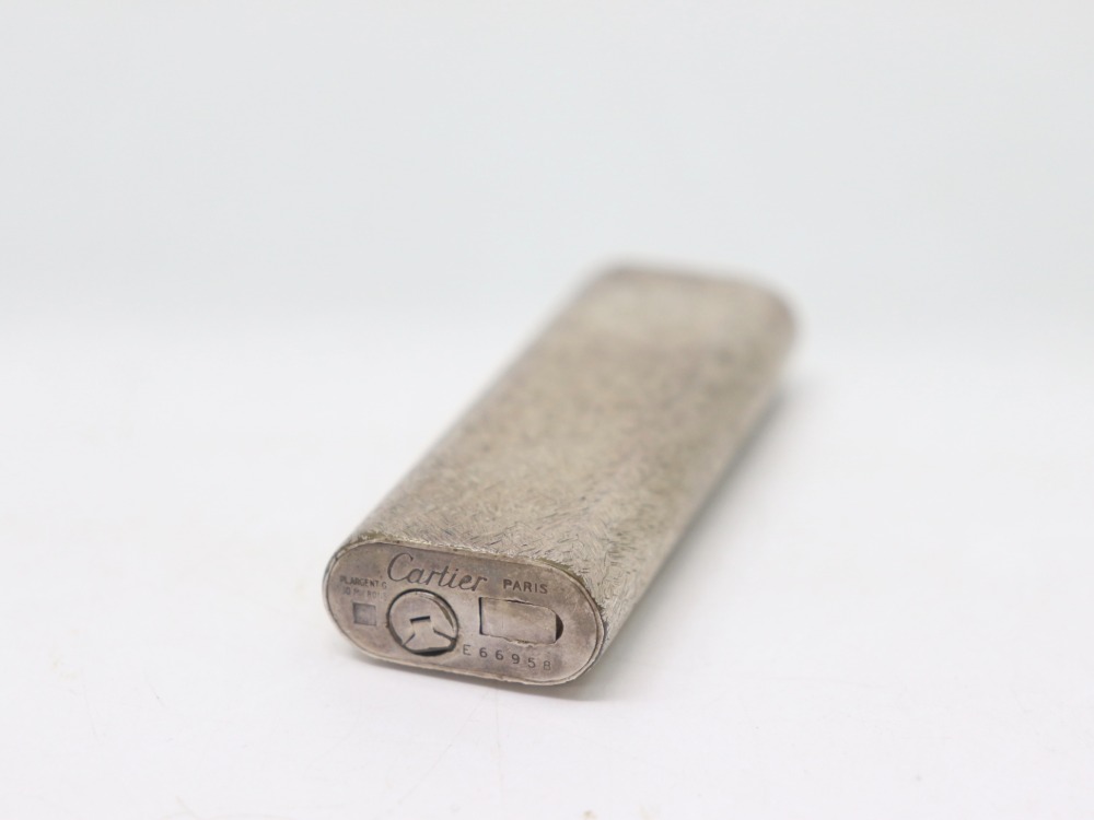 カルティエオーバルライター刻印