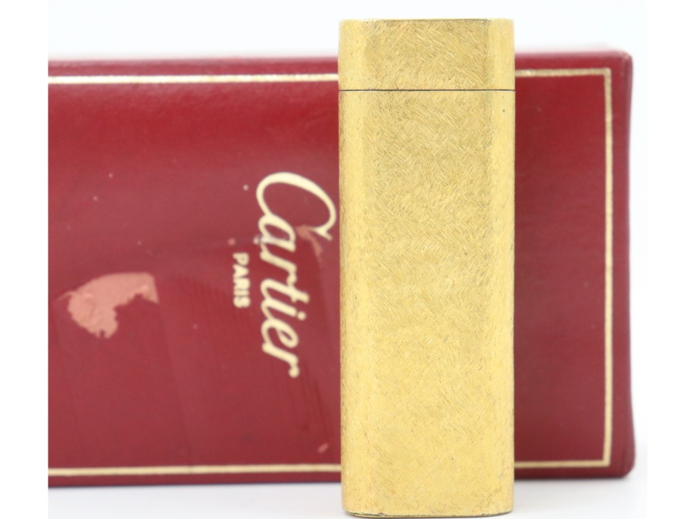 カルティエライター正面