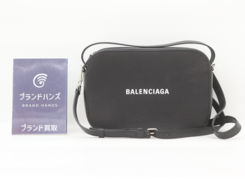 バレンシアガカメラバッグ