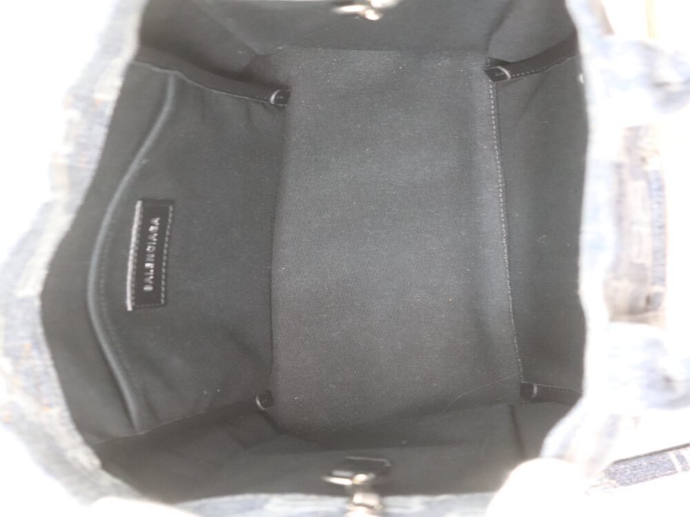 バレンシアガハンドバッグ内側