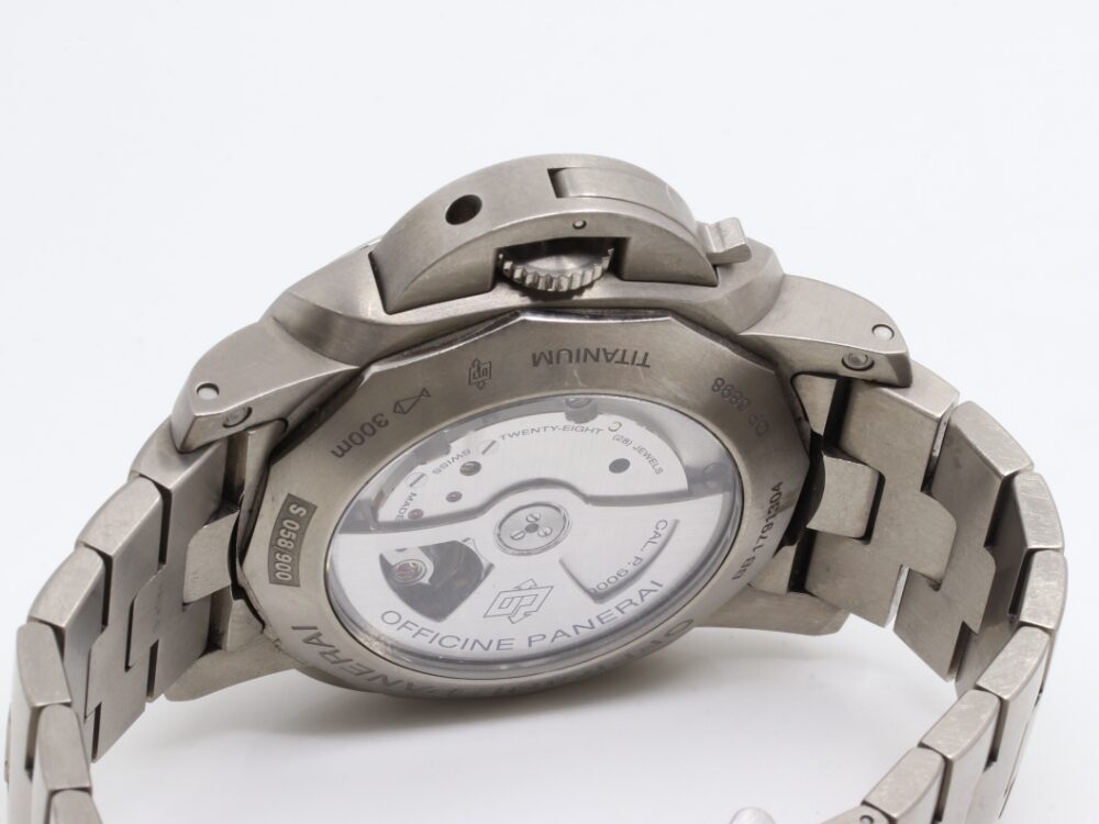 パネライルミノールマリーナ裏蓋