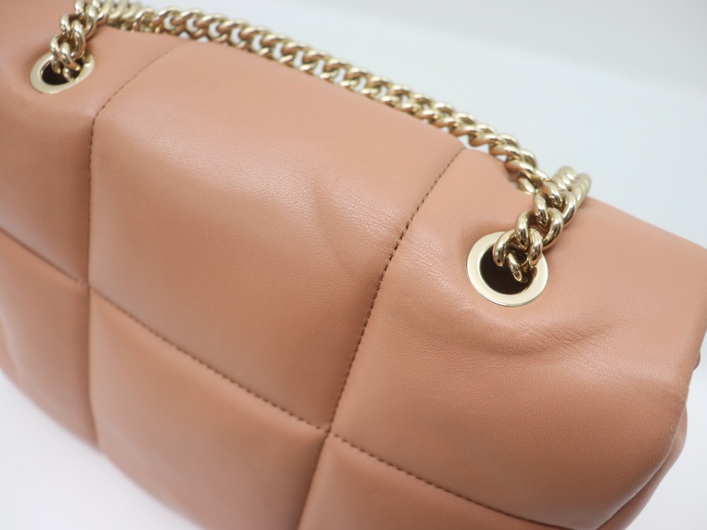 フェラガモチェーンショルダーバッグ表面