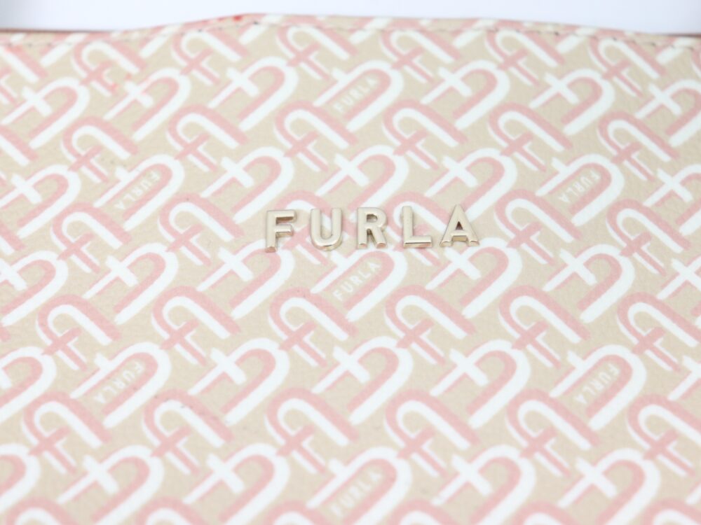 フルラ トートバッグ ロゴ