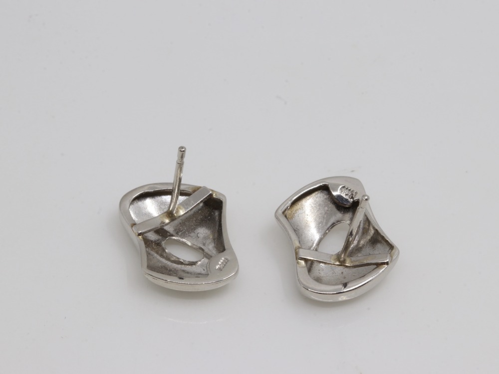 プラチナPt900ピアス刻印