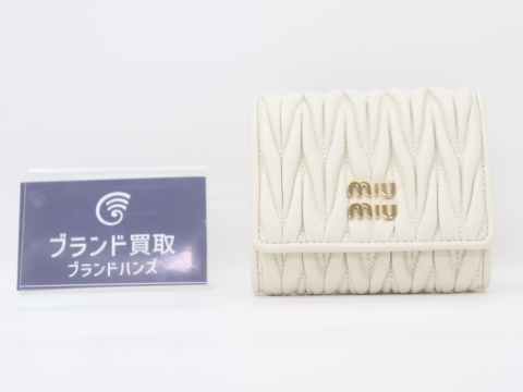 ミュウミュウ コンパクトウォレット
