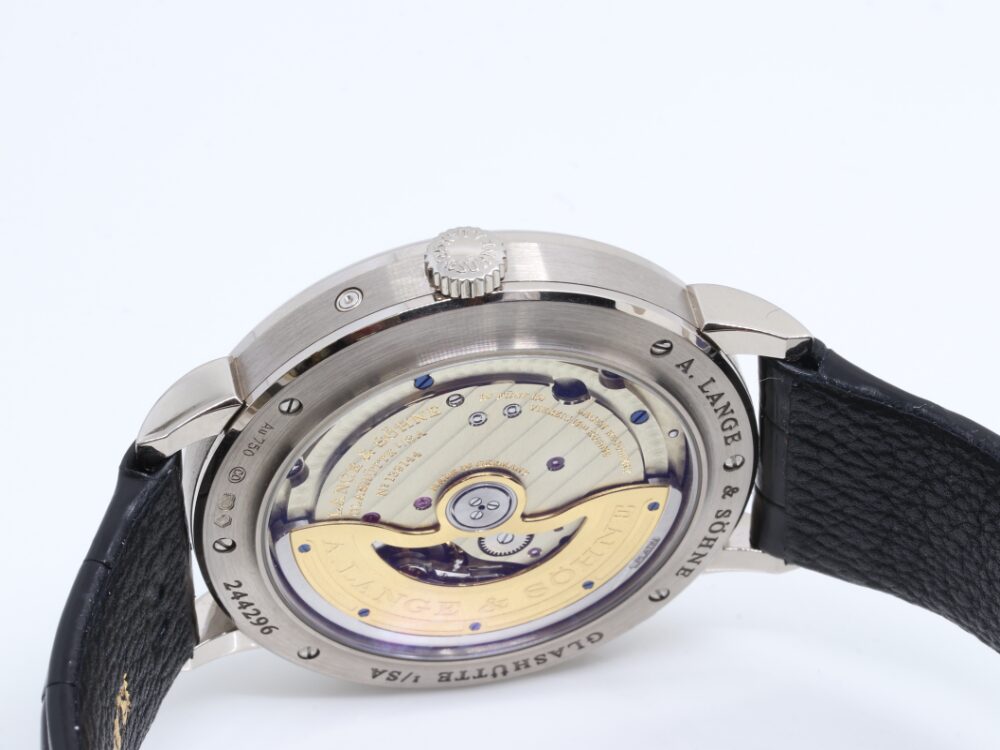 ランゲ&ゾーネのサクソニア裏蓋