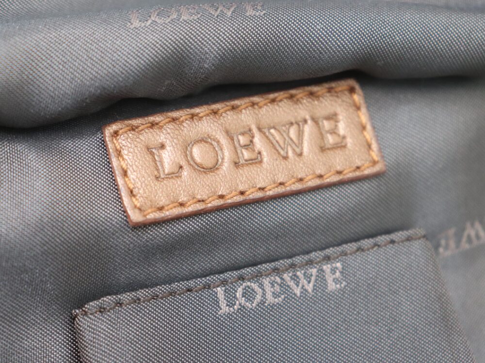 ロエベ ナッパアイレ ロゴ