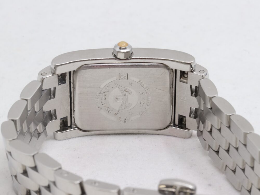 ロンジンのドルチェヴィータ裏蓋