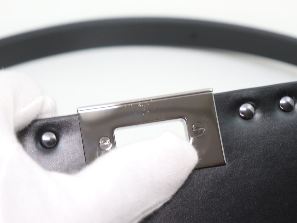 ヴァレンティノ ロックスタッズ ショルダーバッグ 金具