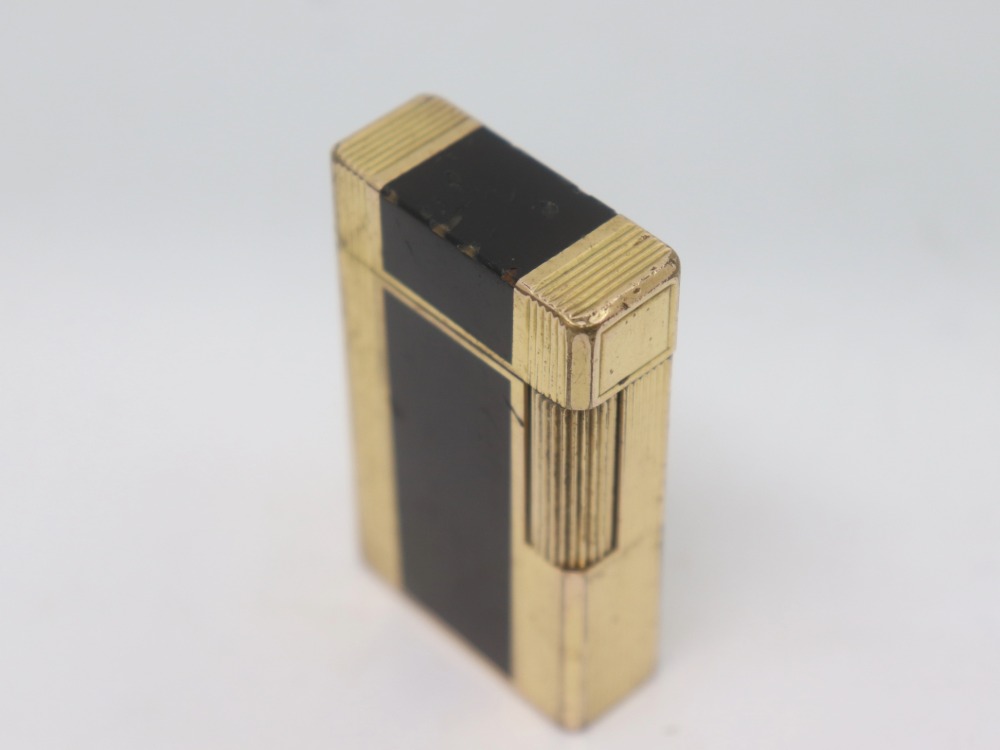 着火不可のデュポンライター斜め