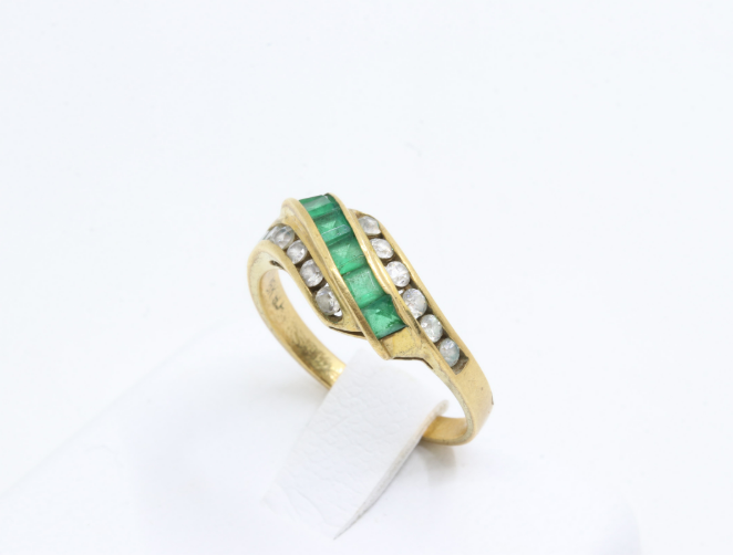 18K刻印（アトK）のジルコニア色石リング全体