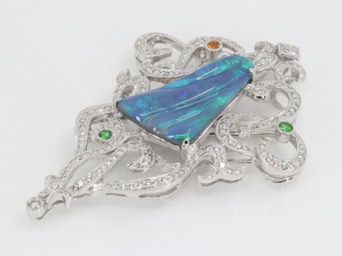 K18WGのオパール付きブローチ