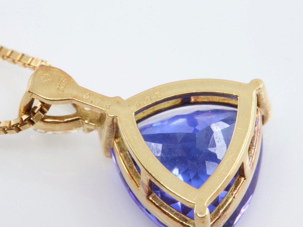 K18のタンザナイト付きネックレス刻印