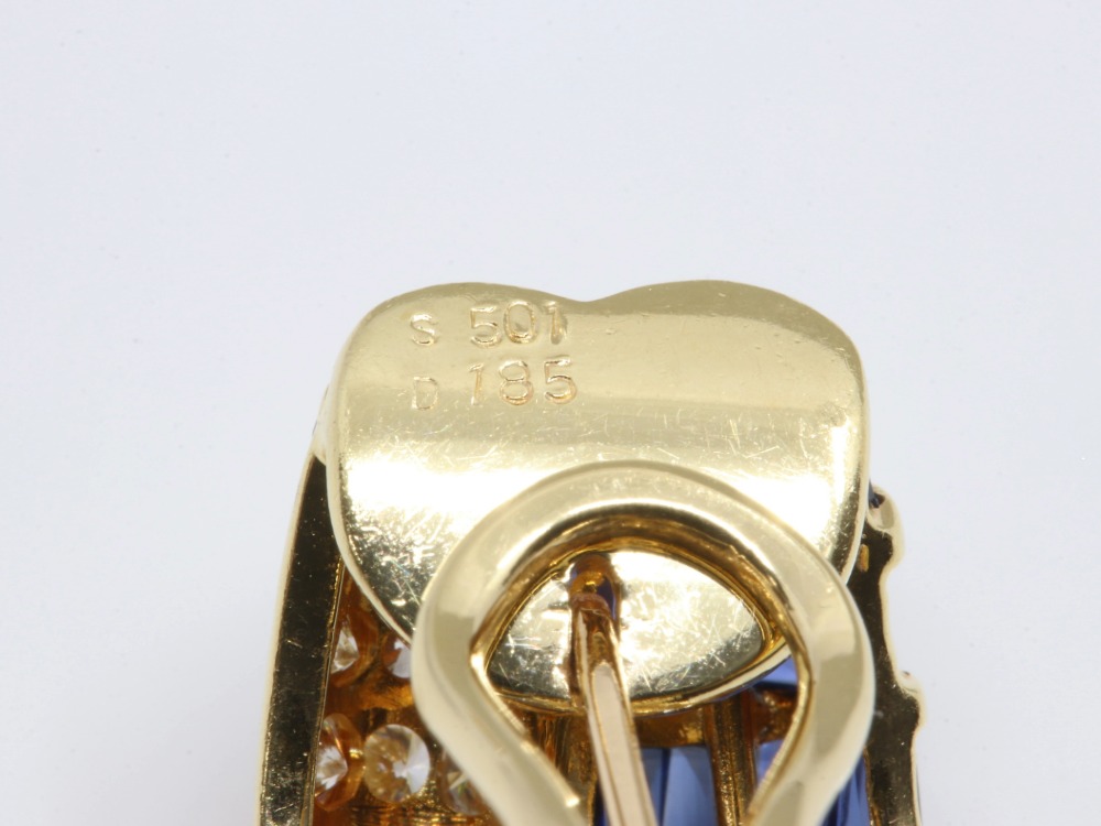 K18サファイアピアス刻印