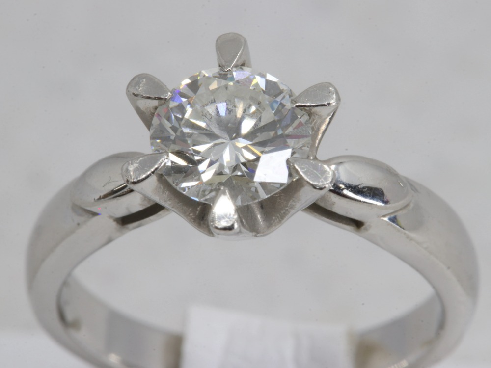 PT900ダイヤモンドリングダイヤアップ