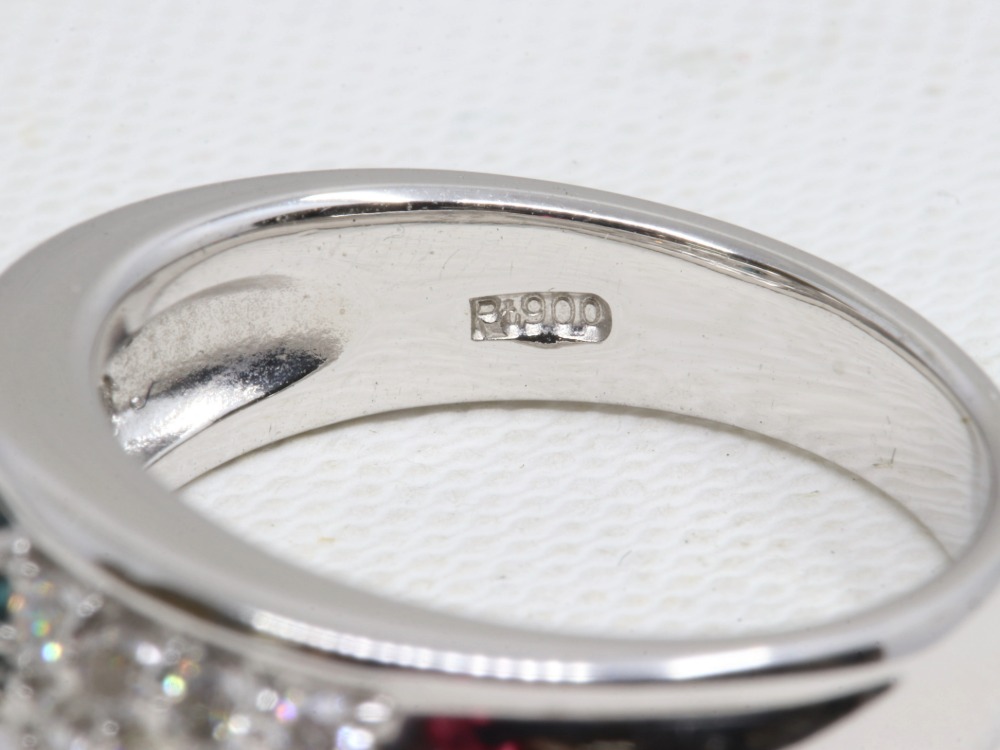 Pt900のダイヤ付きリング刻印