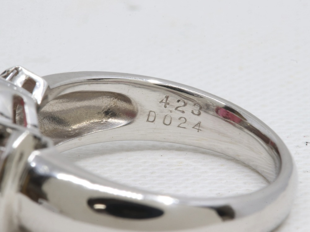 Pt900のトルマリン付きリンク刻印