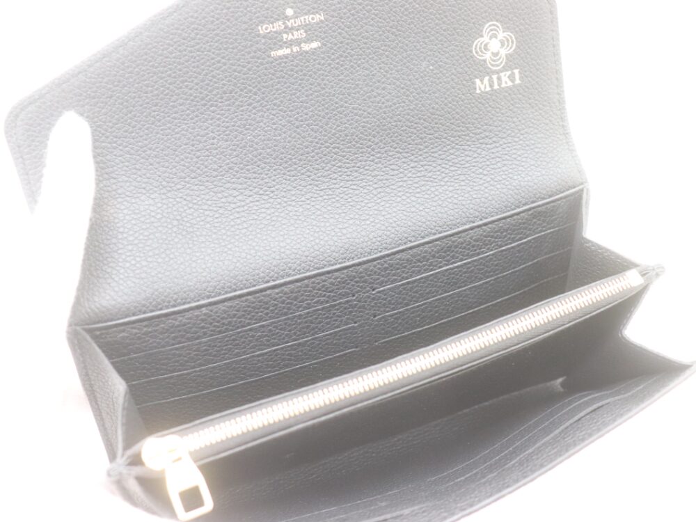 イニシャル入りのルイヴィトンの長財布内がっわ