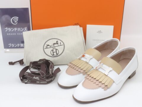 エルメスのモカシンシューズ