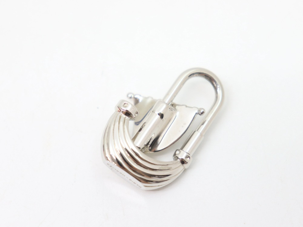 エルメスの帆船カデナチャーム正面