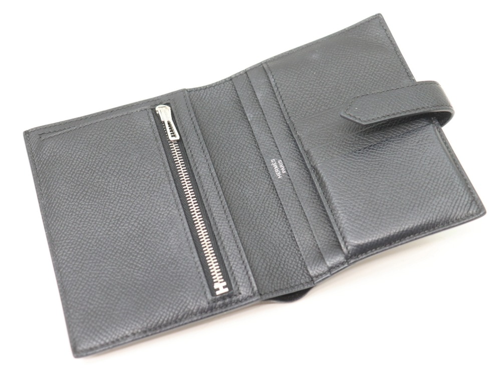 エルメスベアンコンパクト内側