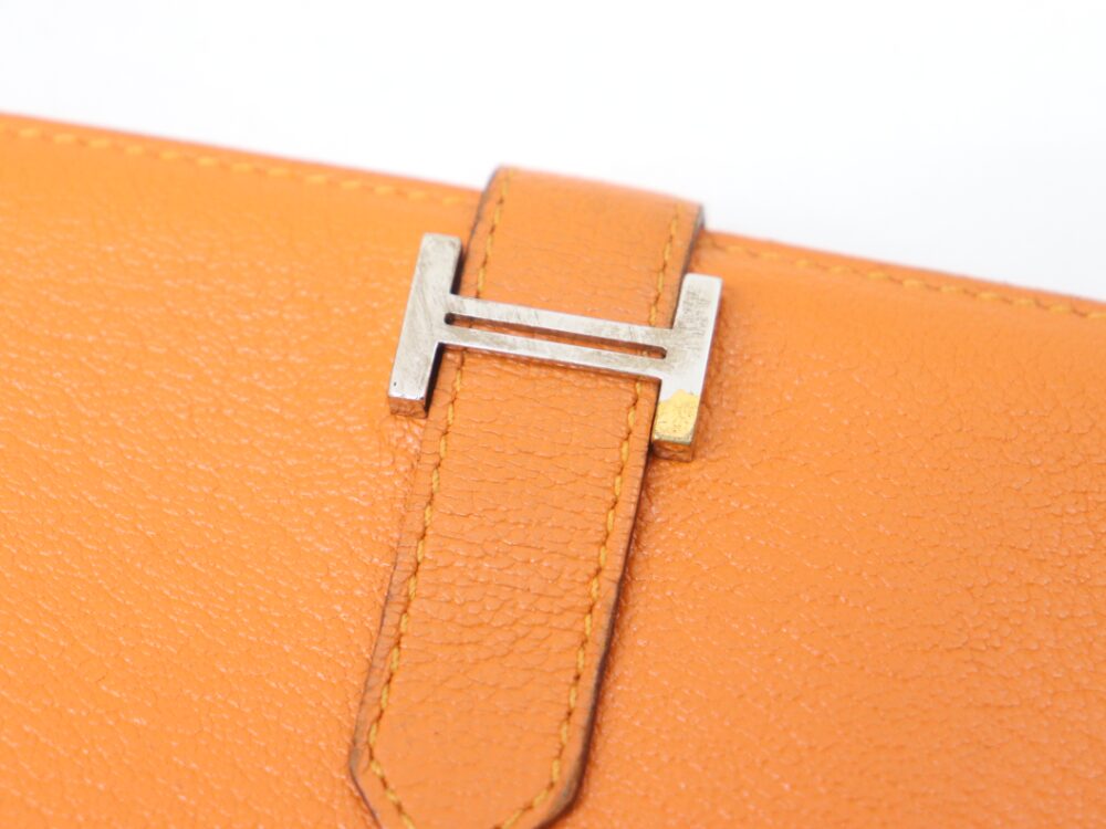 エルメスベアンスフレ二つ折長財布留め具