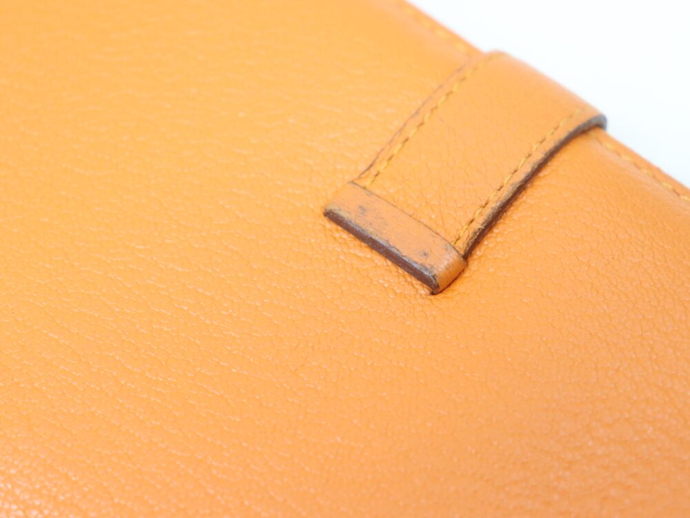 エルメスベアンスフレ二つ折長財布裏側