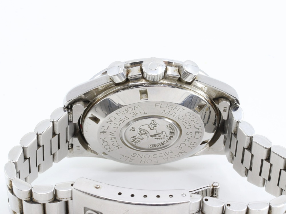 オメガのスピードマスター手巻き裏蓋