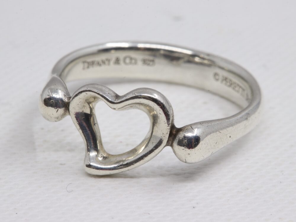 オープンハートリング正面