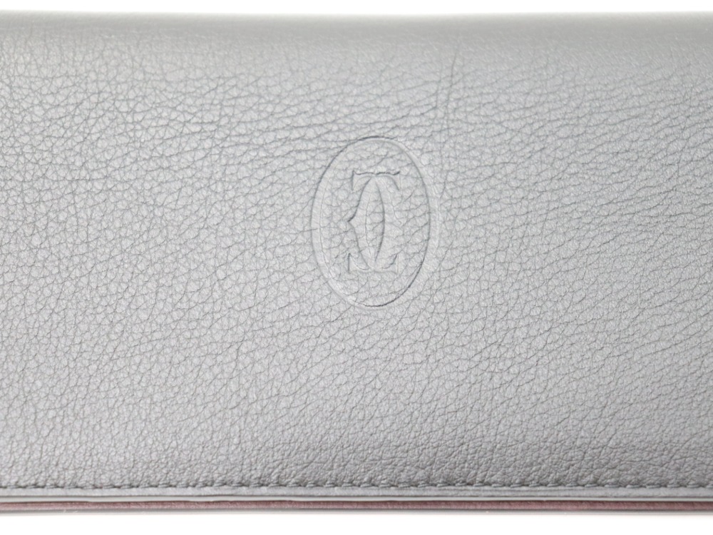 カルティエ二つ折り長財布ロゴ