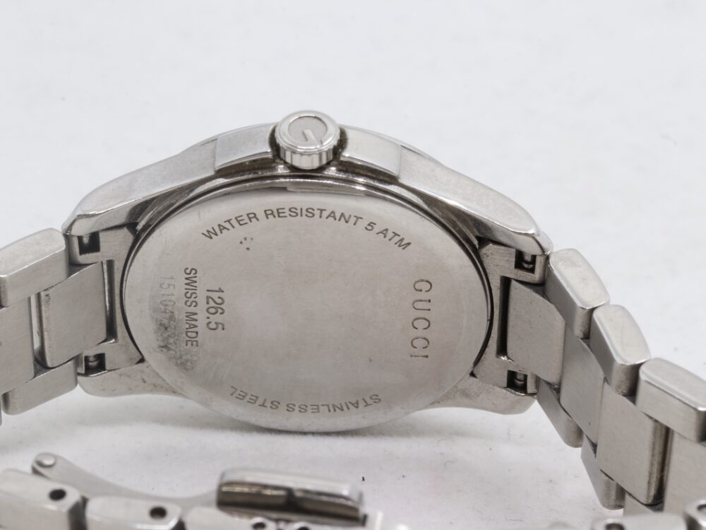 グッチGタイムレス126.5裏蓋