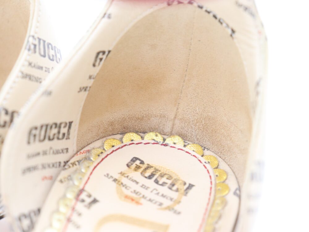 グッチパンプスかかと