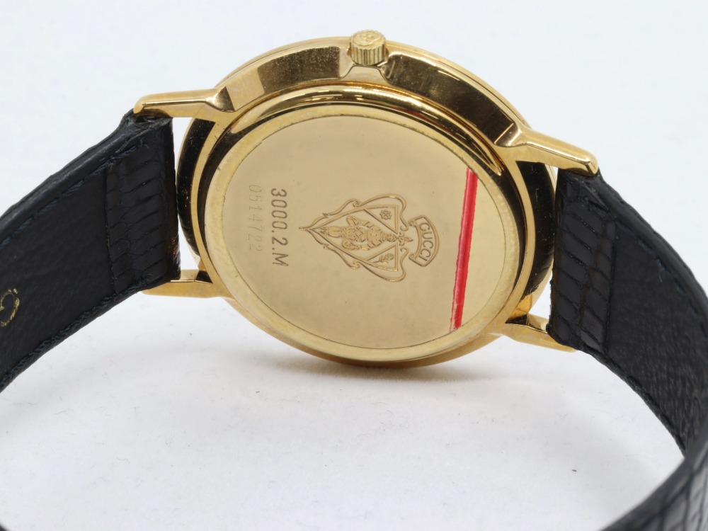 グッチ腕時計クォーツ裏蓋