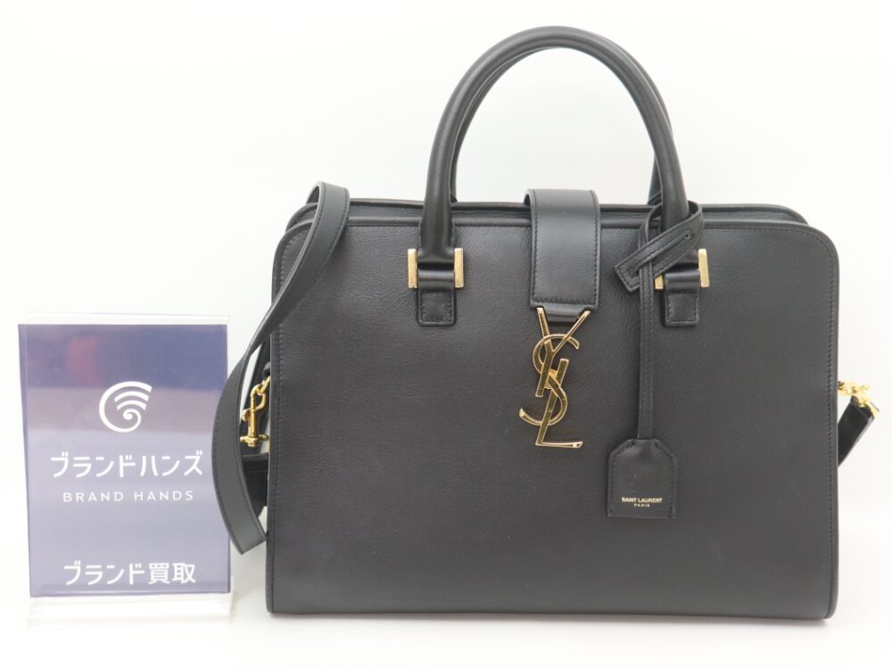サンローランのハンドバッグ正面