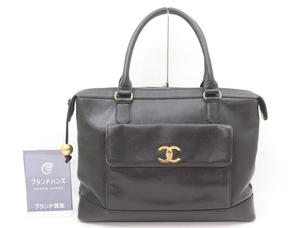 シャネルのキャビアハンドバッグ正面