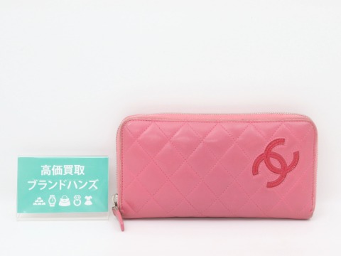 シャネルのココマーク財布