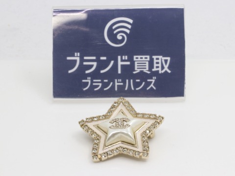 シャネルスターモチーフブローチ