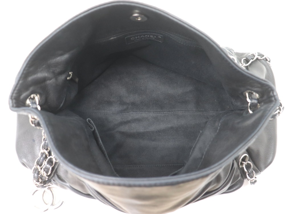 シャネルチェーントートバッグ内側