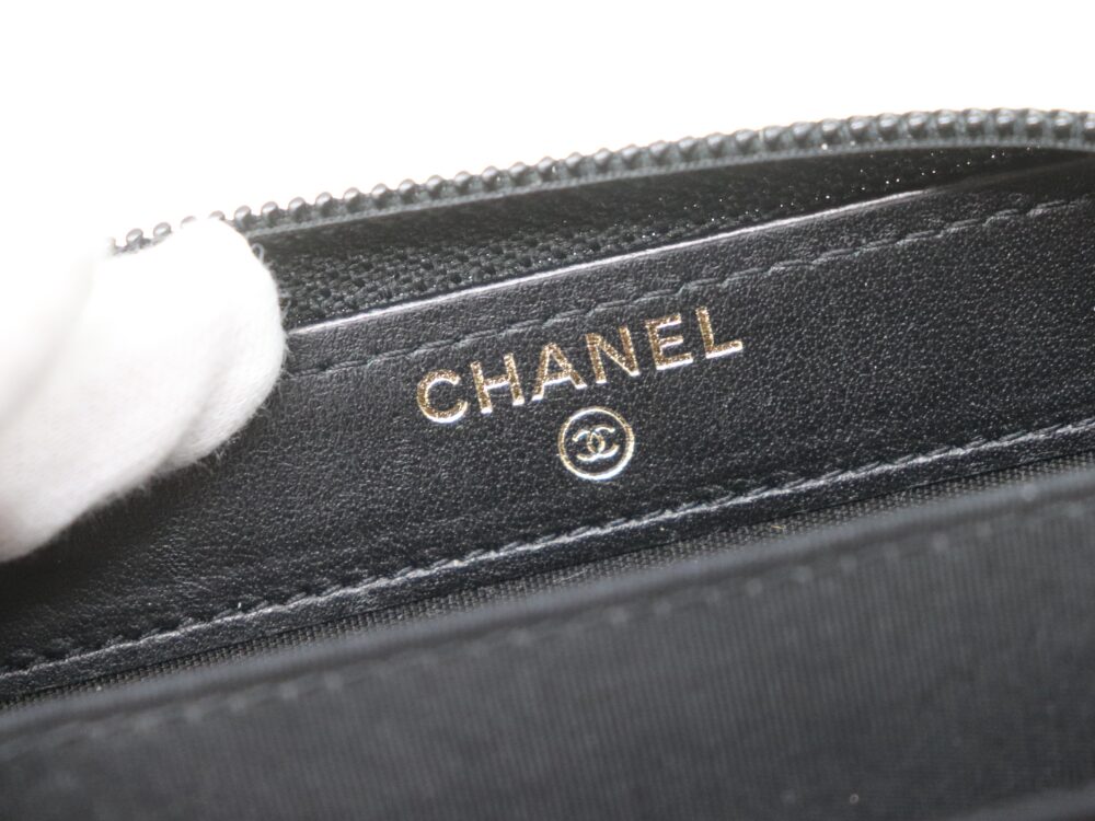 シャネルボーイシャネル財布ロゴ