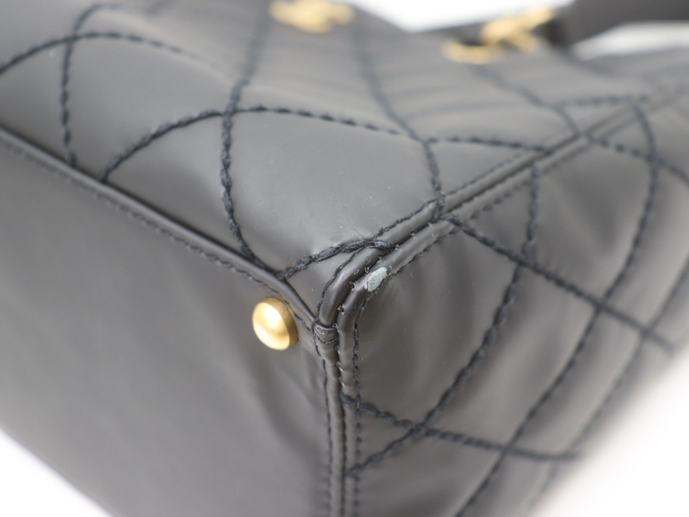 シャネルワイルドステッチバッグ角スレ