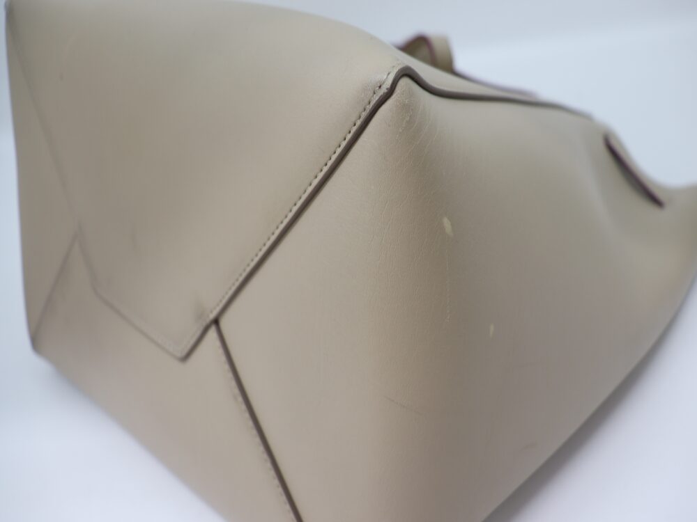 セリーヌカバファントムトートバッグ底