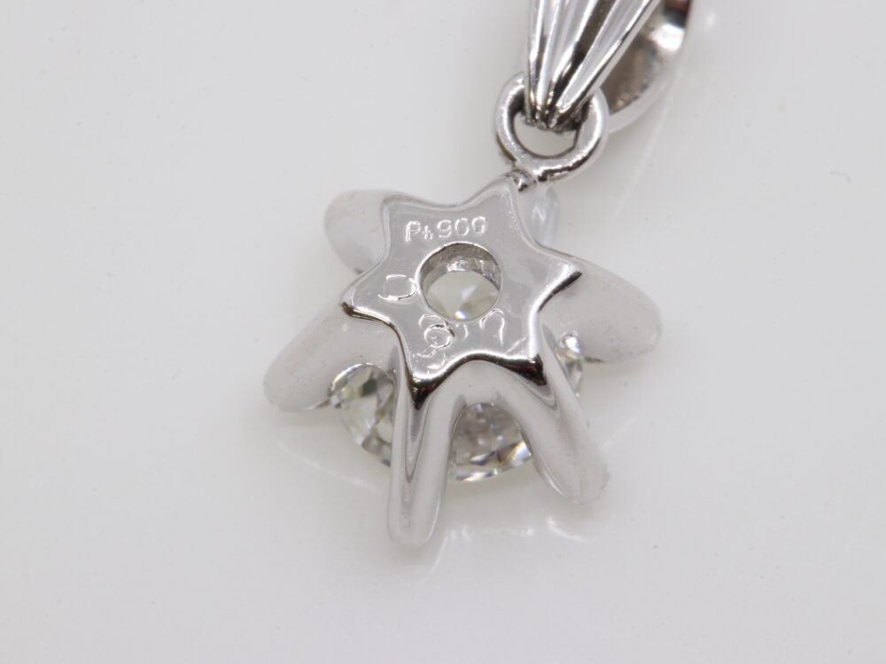 ダイヤトップ0.82ct裏