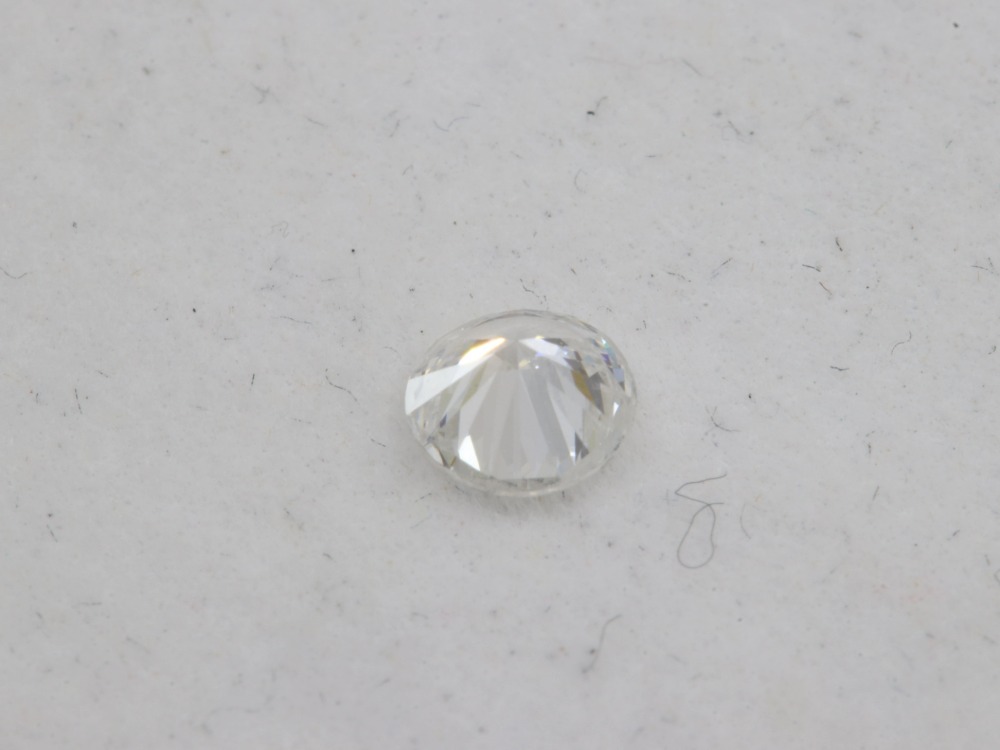 ダイヤルース0.324ct裏側