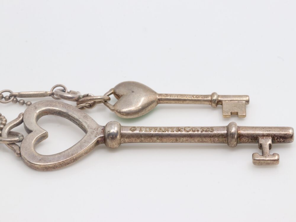 ティファニーハートキーネックレスアップ