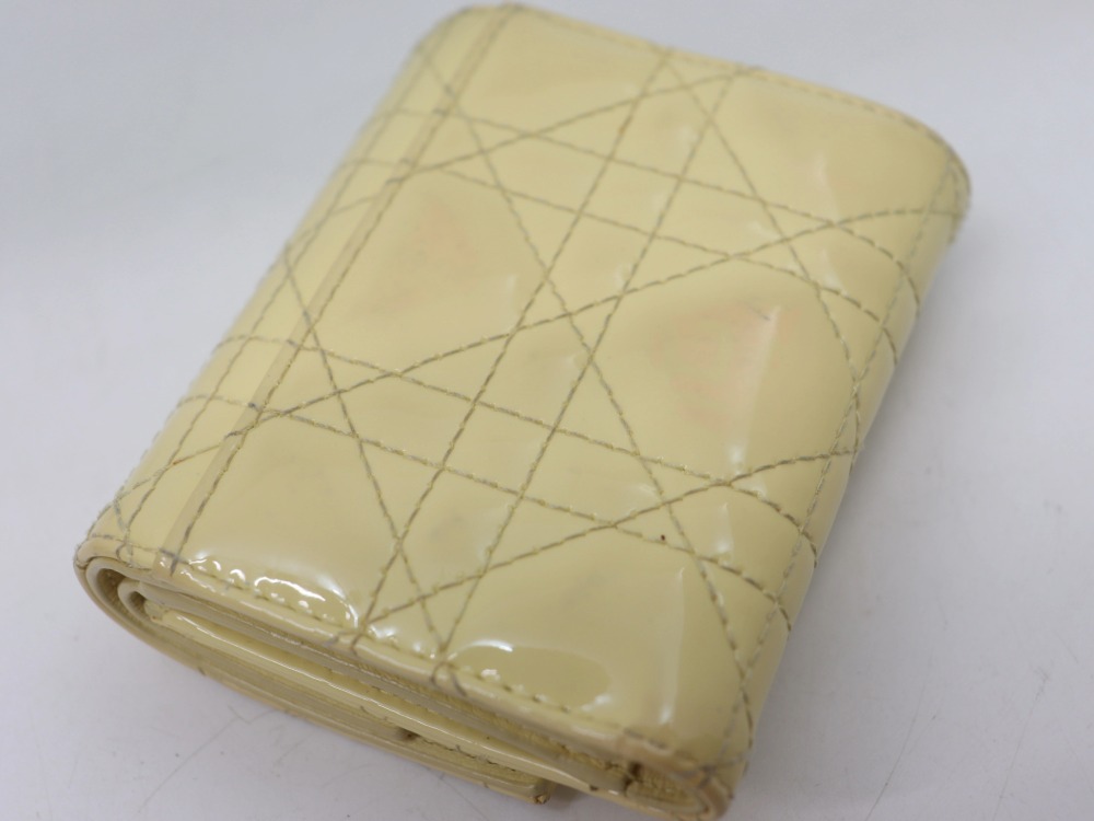 ディオールのカナージュ財布ダメージ