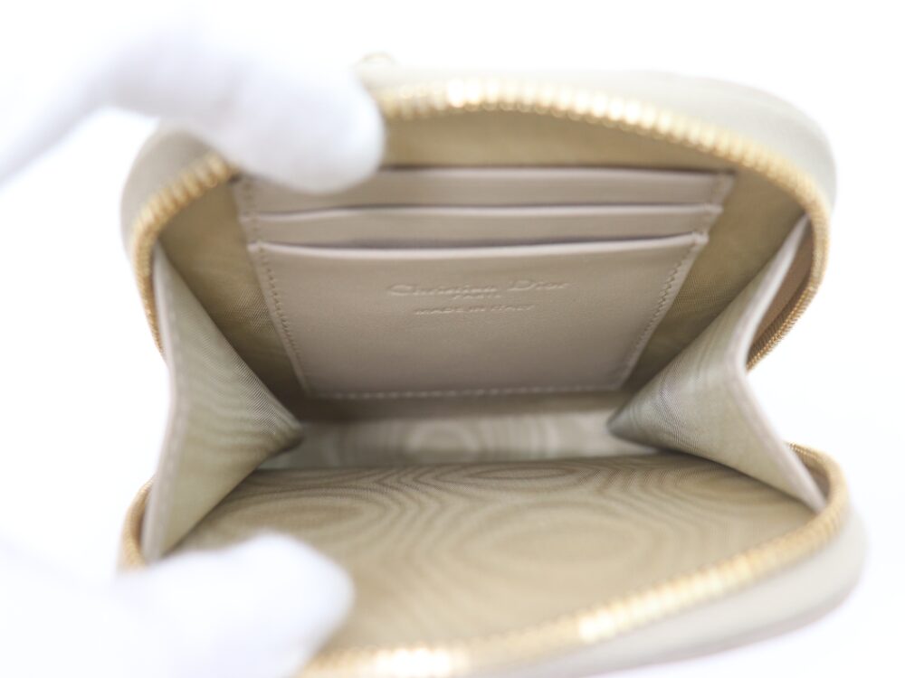 ディオールフォンホルダー内側