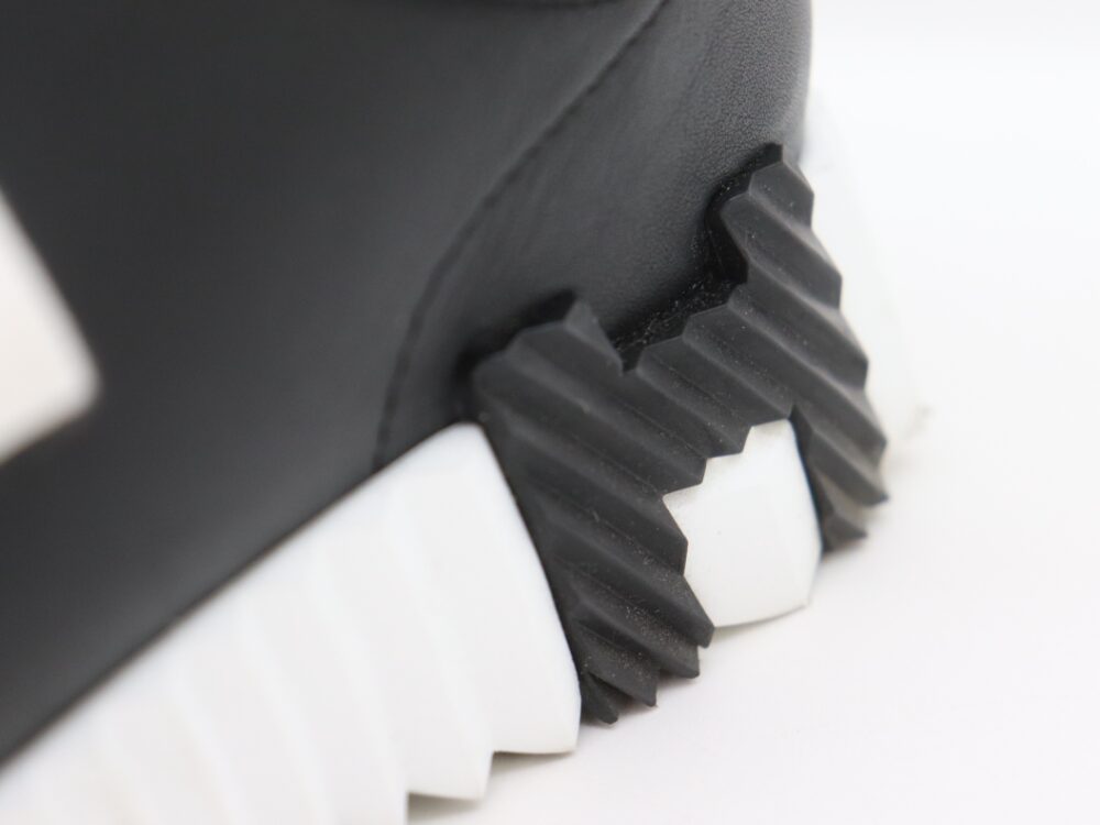 バウンシングシューズソール